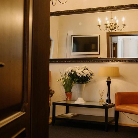 Excelsior Inn 图尔达 外观 照片