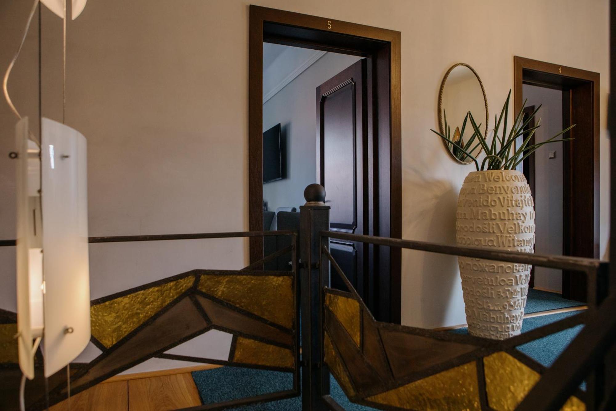 Excelsior Inn 图尔达 外观 照片
