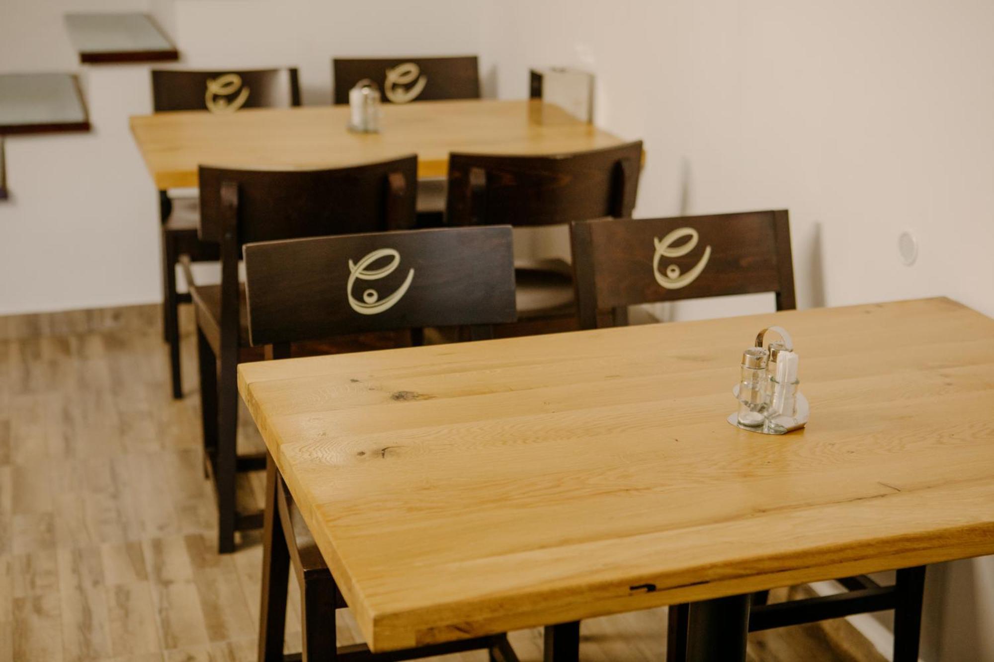 Excelsior Inn 图尔达 外观 照片