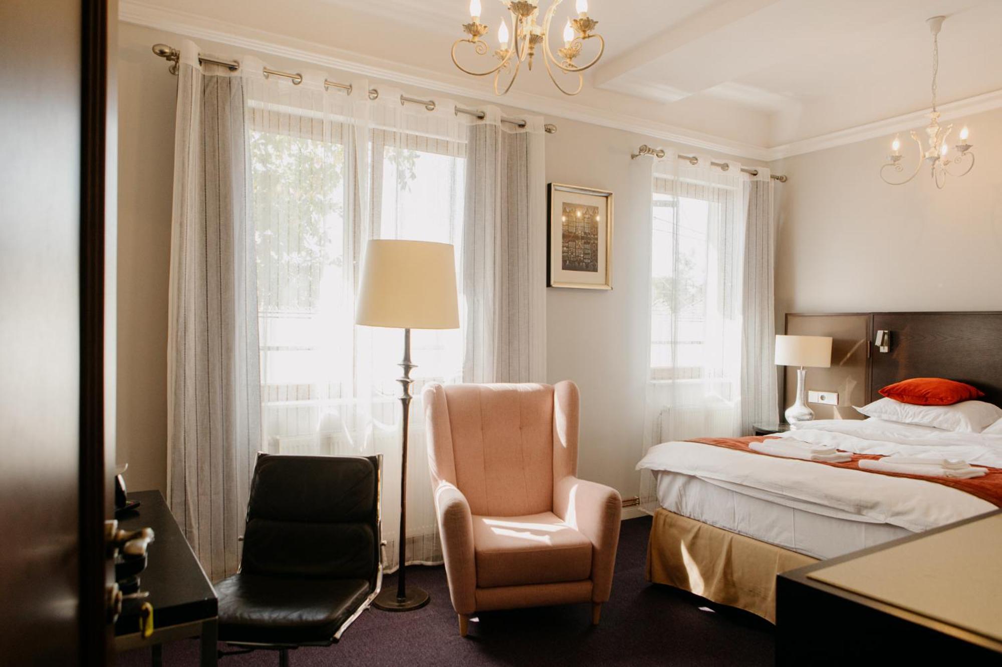Excelsior Inn 图尔达 外观 照片